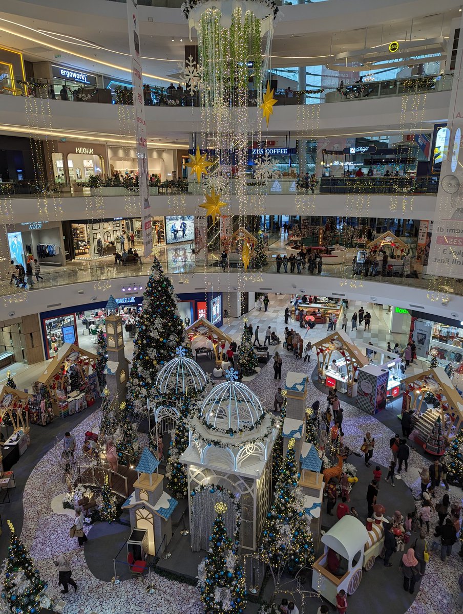Christmas is coming.....
#pixel7pro
#shotonpixel
#madebygoogle   
#teampixel
#teampixelmalaysia