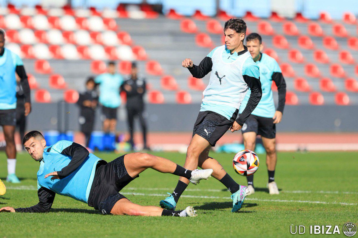 UD Ibiza 🩵 tweet media