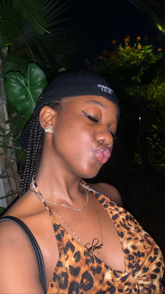 ReineSalom3's tweet photo. Miss Pouty https://t.co/gHPrtPX9SA