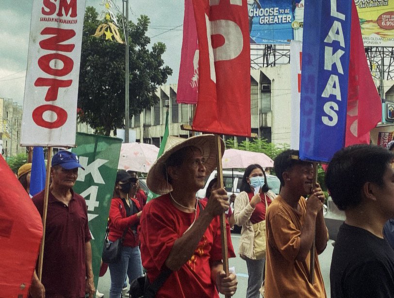 kojojiii's tweet image. WEWELGA KAMI
dahil kung may dapat mang i-phaseout dito, sina Marcos at Duterte iyon. 
#NoToPUVPhaseout 
#NoToPUVModernizationProgram