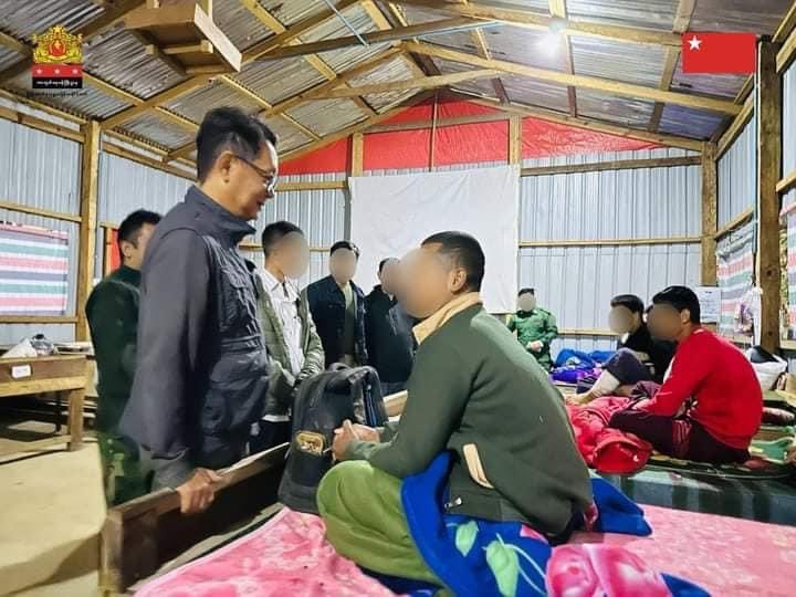 OoKoLinn3's tweet photo. တိုက်ပွဲအတွင်း ဒဏ်ရာရခဲ့ပြီး ဆေးဝါးကုသမှုခံယူနေရသော တော်လှန်ရေးတပ်ဖွဲ့ဝင်များကို NUG ၊ ကာကွယ်ရေးဝန်ကြီး ဌာန ပြည်ထောင်စုဝန်ကြီး #ဦးရည်မွန်က သွားရောက်တွေ့ဆုံပြီး အားပေး စကားပြောကြား https://t.co/UElZBc0fCE
