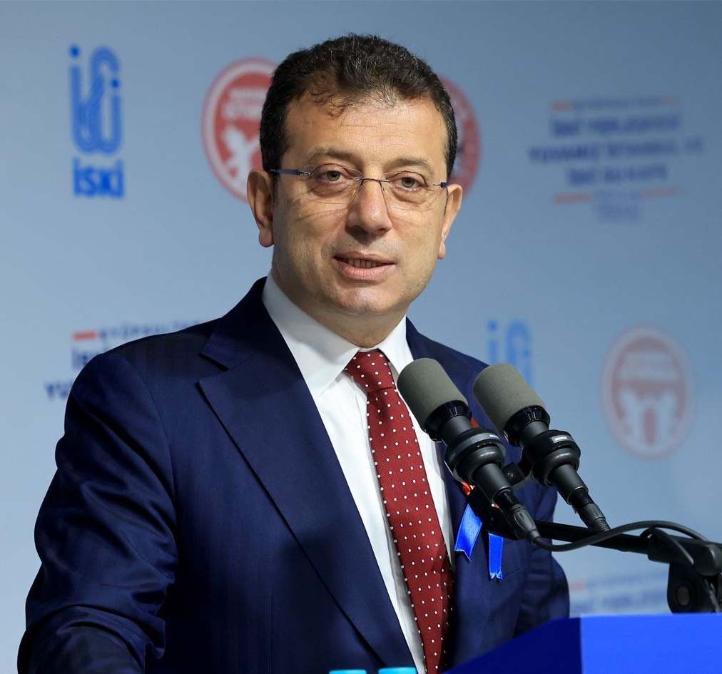 bosunatiklama's tweet photo. Ekrem İmamoğlu: "Siz, nezaket olsun diye bir ülkenin kralına yas ilan ediyorsunuz, ama o ülke sizin Mustafa Kemal Atatürk fotoğrafınıza tahammül edemiyor." https://t.co/al3cO0m8t0