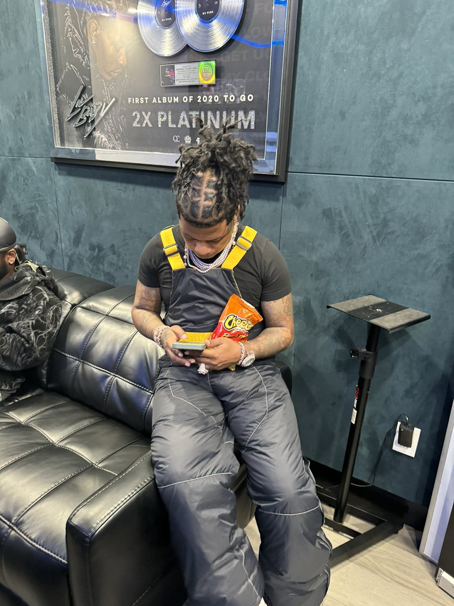 good morning last night we made some 🔥 shit im ngl , crete x cbfw to be continued . .