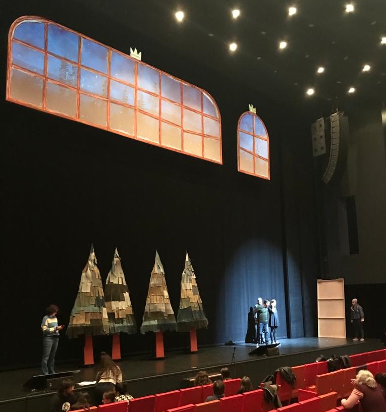 👑👑👑La Factoria dels Reixos, a punt per aixecar el teló

📍@TeatreLlotja acull aquest espectacle realitzat 100% per talent local 

👀10 sessions repartides en dos dies, 2 i 3 de gener. A hores d’ara, s’han venut prop del 73 per cent de les entrades

ℹ️paeria.cat/ca/actualitat/…