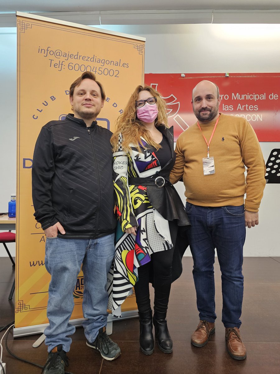 Gracias al <a href="/AjedrezDiagonal/">Club Ajedrez Diagonal Alcorcón</a> por organizar el torneo de Navidad a nivel estatal.
Enhorabuena!!
Una suerte para #Alcorcón