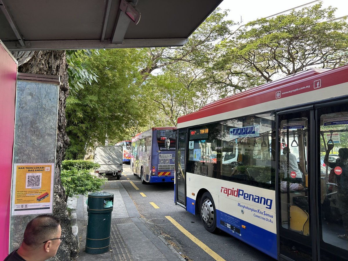 ErnestOnPT's tweet photo. I cannot emphasise just how great 101 is in Penang - a bus that goes from George Town to Baru Feringghi via Gurney Plaza, Tj Bungah and stops as far as ESCAPE Penang - that arrives every 10 min during peak hrs!

This is a fantastic bus route that deservingly has the right freq! https://t.co/nLAC0LRsfD