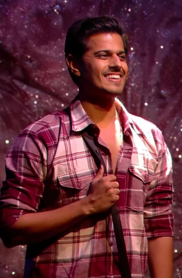 stanningadakaar's tweet photo. Janab ab rahega intezar aapke phir lautne ka, ek naya kaam....naye safar ke saath! All the best❤️❤️
We love you @neilbhatt4
#NeilBhatt #NeilWinningHearts #Neilians https://t.co/iYTJYflykE