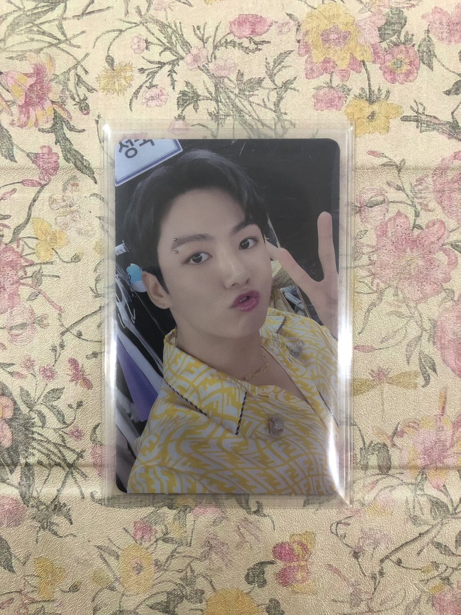 kookumberrr's tweet photo. 🫧. wts lfb
       ⤷ jk swz br pc / jk noot noot ୨୧

⟡ 2k php
⟡ mint condi
⟡ payo
⟡ reply mine / dm me to claim
⟡ no to sensitive buyer
    🎧. mop : gcash (strictly payo)
    🍧. mod : ggx 
            w free random bts album
—.🩰 help rt

#kookumber_sells https://t.co/0adsCxx6OB