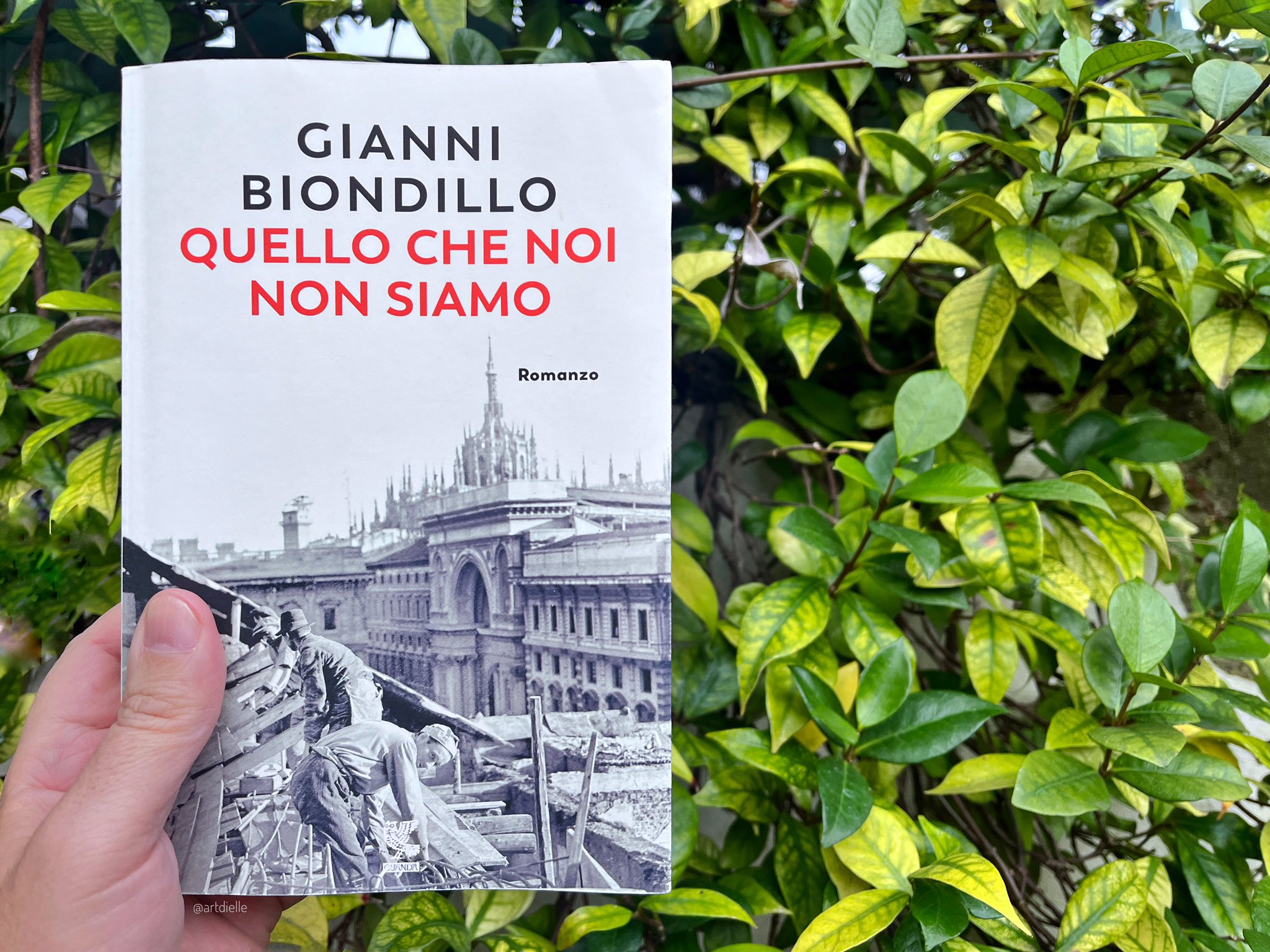 Arturo Dielle on X: La mia ultima lettura dell'anno è il romanzo  dell'architetto e scrittore Gianni Biondillo. “Quello che noi non siamo” è  quindi il mio #CosaLeggoNelWeekend e voi con cosa avete