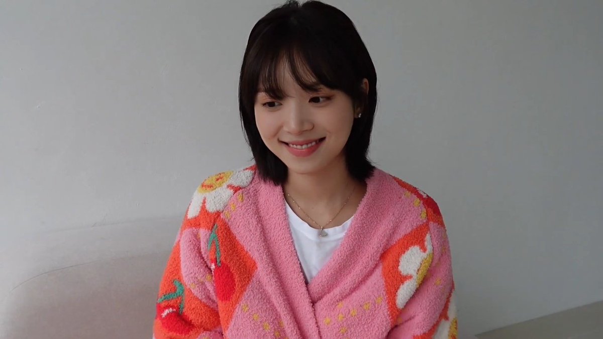 datghourl's tweet photo. kim jiyoung's vlog = girlfriend material♡ #heartsignal4 #aftersignal https://t.co/Nx00lTkSvw