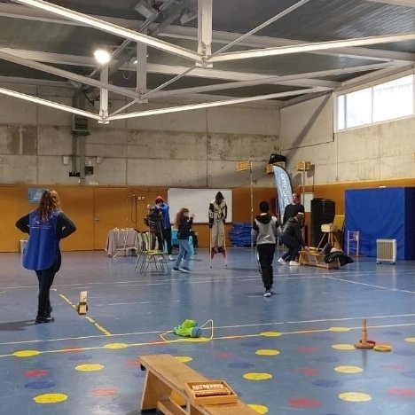 JocsAnonima's tweet photo. Dimarts i dimecres passat varem estar jugant amb l'Activitat de l'associació TEA del Vallès Oriental organitzada per @artgest ! Estem encantats de fer activitats tant creatives com aquesta !
Moltíssimes gràcies als que vàreu venir i els qui confieu en nosaltres!
Fins la propera https://t.co/mY7tXQX1dw