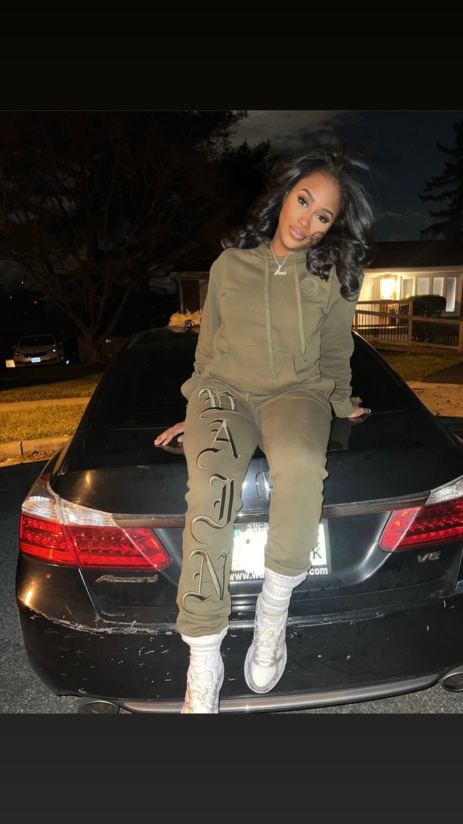 Maria_blasian's tweet image. Brownskin but she super pretty 🥵 #vain