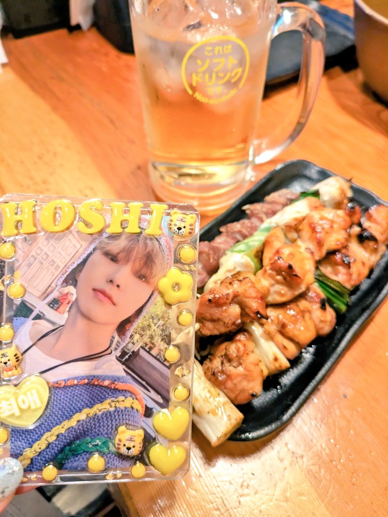 テテセンイル🎂㊗️今年も推し達は元気で何より🥰🥰
明日の紅白楽しみすぎるー🎉🎉

ソフトドリンクで乾杯🍻ゆーちゃんありがとう🍻
@2lSEzxsAcfJKZUC