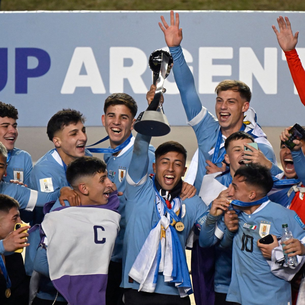 fifaworldcup_es's tweet photo. 🏆 @Uruguay 🇺🇾

#U20WC 2023 🇦🇷 https://t.co/N9L3iMFl2X