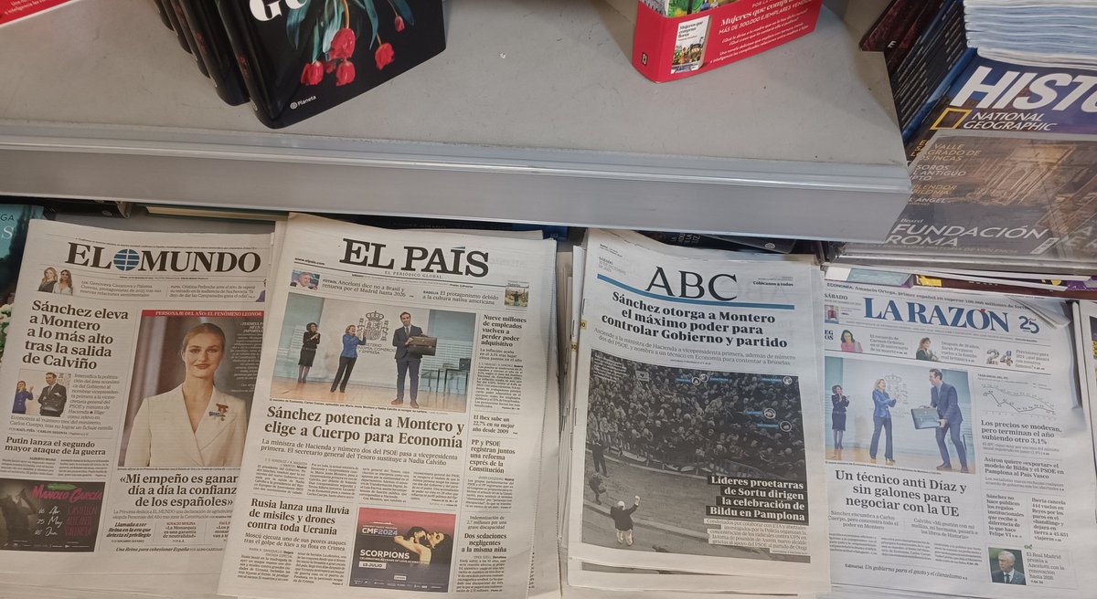 plopez1969's tweet photo. 'Justo cuando acaba el año resulta fácil deslizarse por la pendiente de la melancolía'. Cada vez soy más adicto a las columnas de @Ramon_Palomar en Abc. Hoy escribe sobre #FaresFares y #PepeIsbert . https://t.co/HsCYfHtVco