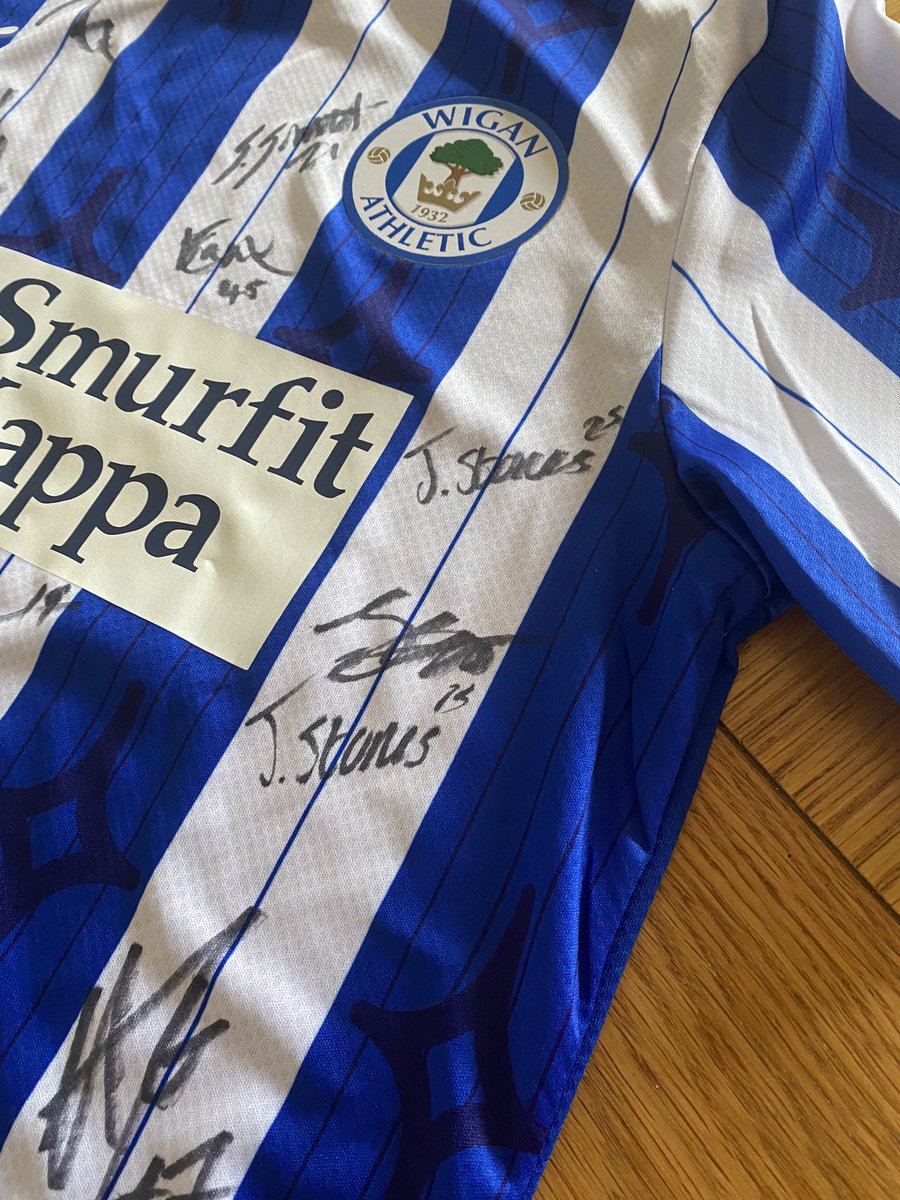 Mimiems85's tweet photo. 2 for the price of 1 ⚽️😂 @Joshstones09 @PKendrickWIG @LaticsOfficial #tics #wafc https://t.co/C0XKbJbIJE