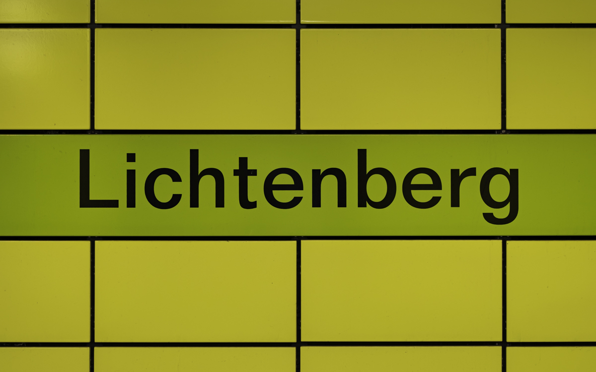 U5 — Lichtenberg.
Platform sign close-up.