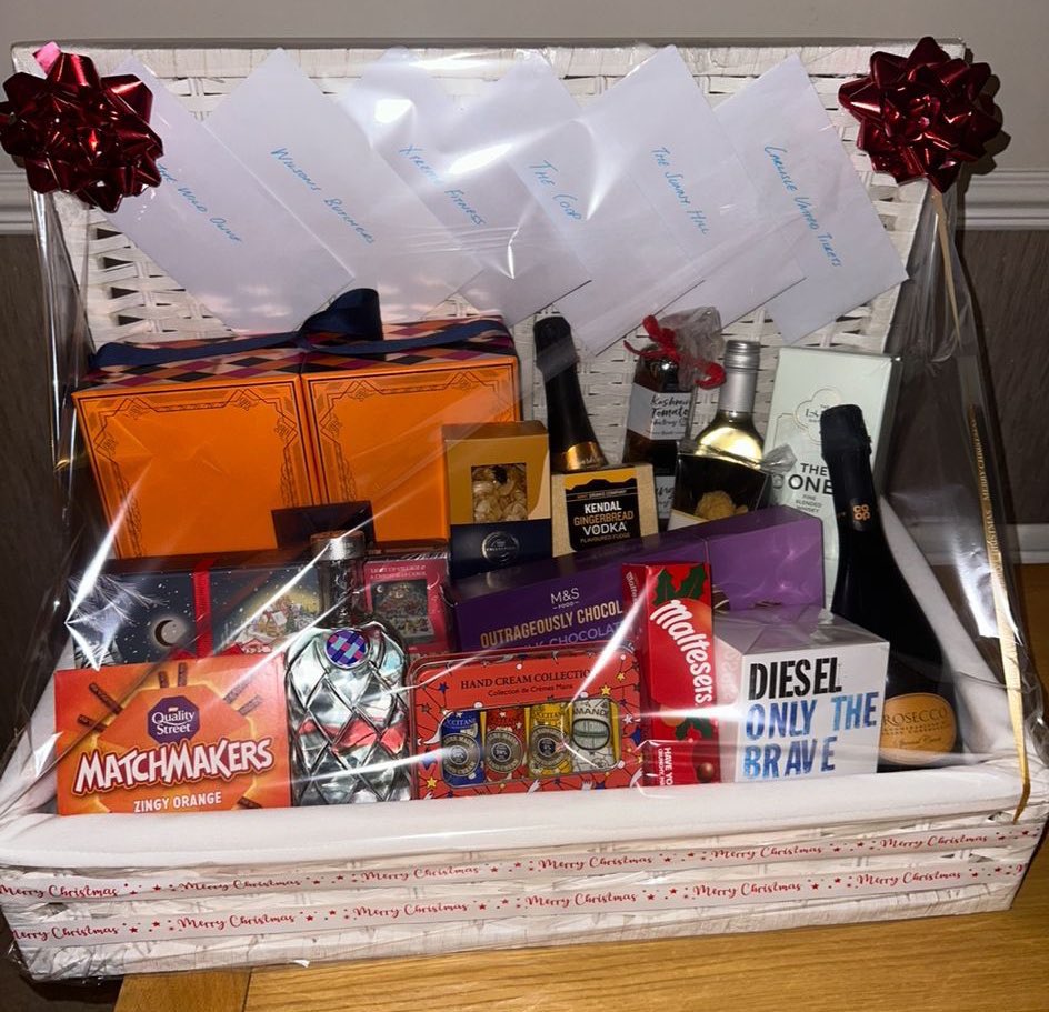 𝙍𝙀𝙈𝙄𝙉𝘿𝙀𝙍 🗓️

Hamper For Kaka

WORTH £550

Raffle tickets £5 a strip or 3 strips for £10 with the draw taking place on New Years Day

Full details can be found below 👇 

#UpTheMont | #TheTeamForMe | #HesARanger | #CowshedArmy 🐮🛖