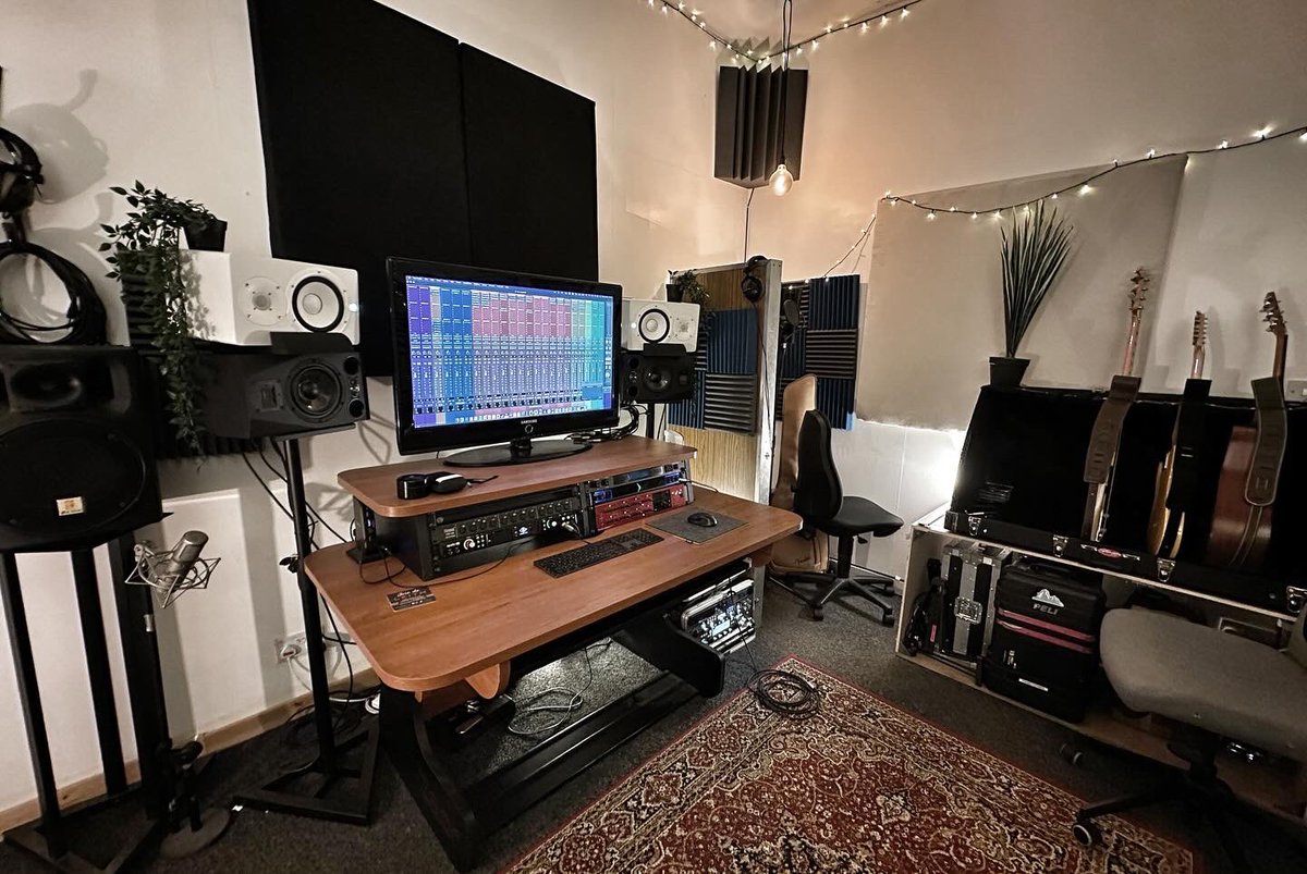 (1/2) 2023👋 

THANK YOU for another great year in the studio! We managed to get through 201 songs across Studio A and B - eternally grateful for another busy year to keep me from getting a ‘real job’ 🙌 😘