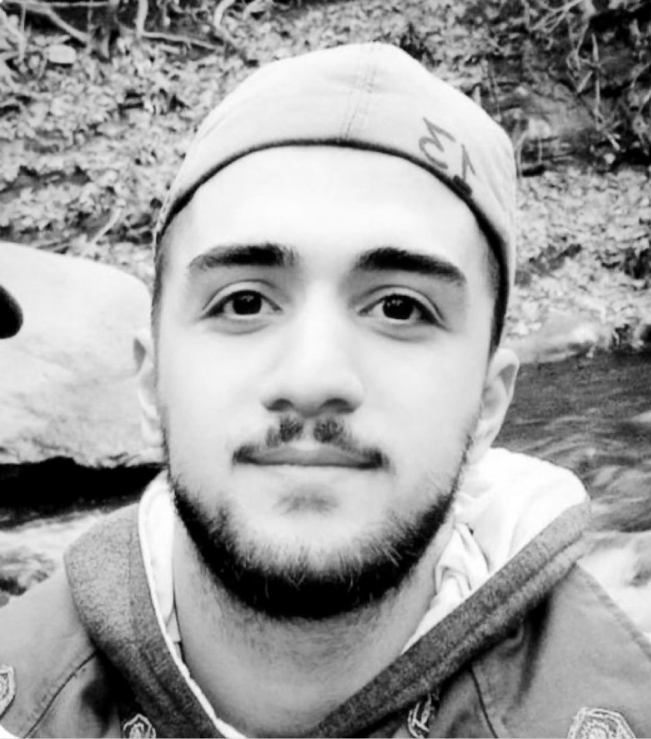 به مامان چیزی‌ نگو ... 🖤
سالگرد پسر ایران نزدیکه، فراموش نکنید...
#محمد‌مهدی_کرمی