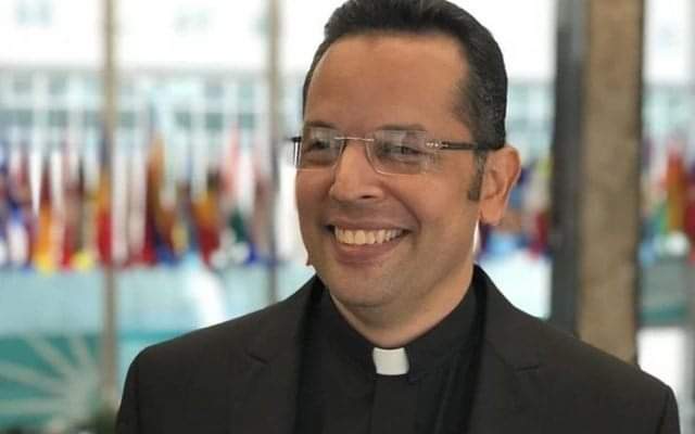EntrelineasNoOf's tweet photo. URGENTE

MINISTERIO DEL TERROR, fundado por TOMAS BORGE, HUGO TORRES Y LUIS CARRION, capturó al sacerdote  Raul Zamora de la Divina Misericordia, a la 1 de la madrugada
@ReporteNi @vaticannews_es @lopezdoriga @EWTNVaticano @agusantonetti @EmmaRincon https://t.co/CiivglEduB