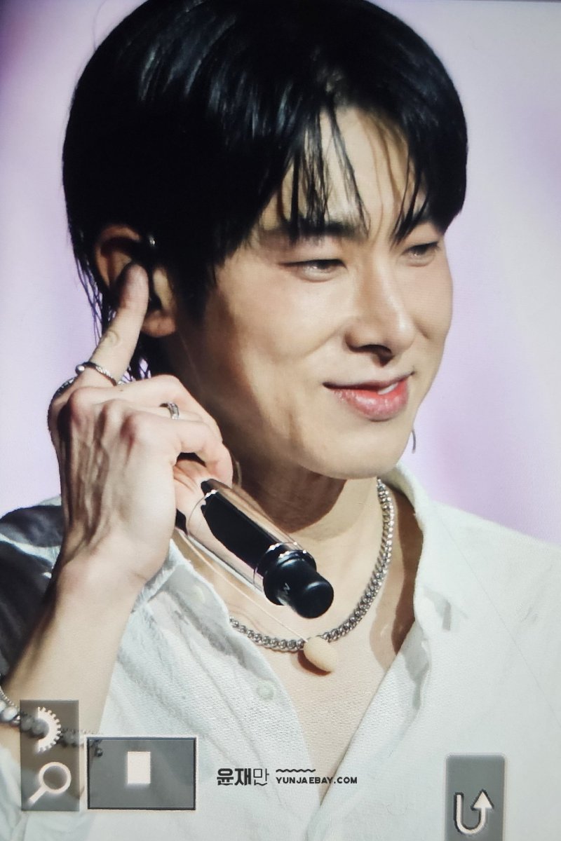 yunjaebay's tweet photo. 231230 20&amp;2

마음을 다해 불러주어 고마워요❤️

#정윤호 #JungYunho #郑允浩 #ユンホ #U_KNOW #YUNHO #유노윤호 https://t.co/bD4CPRmdd5