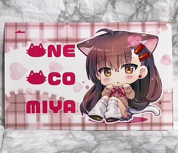猫宮さんの新刊セット、グッズのお写真! 写ってないですが新刊+おまけ本も付いてます  明日はよろしくお願いいたしますー!