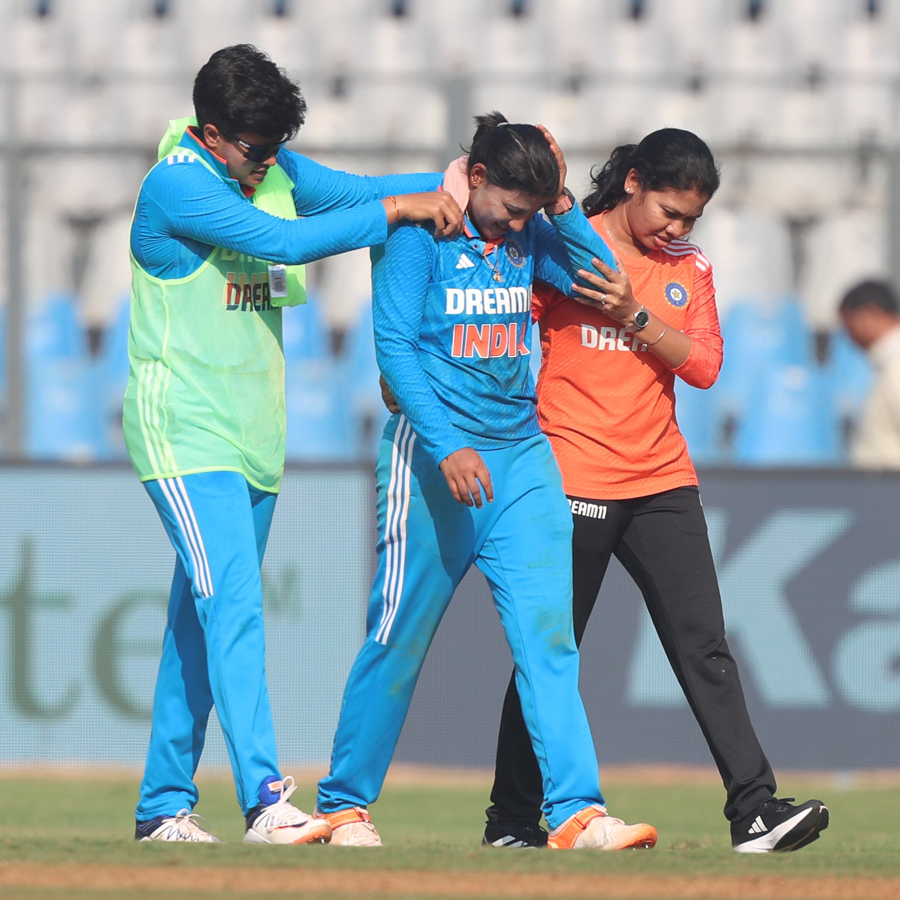 BCCI Women on X: 𝗨𝗣𝗗𝗔𝗧𝗘: Sneh Rana complained of headache after a  collision while fielding during the second ODI against Australia. She has  been taken for scans and she will not take