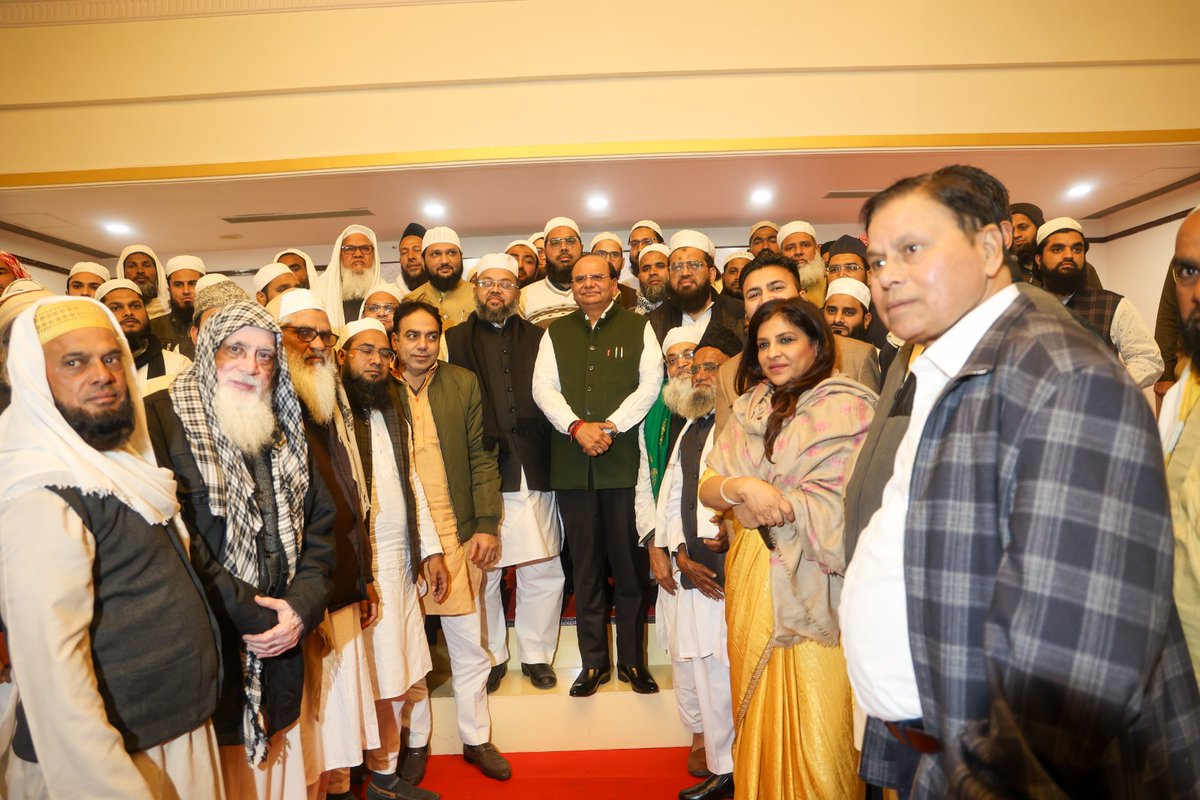LtGovDelhi's tweet photo. As 2023 draws to an end, we formally started Samvaad@RajNiwas- an interactive dialogue series with Imams &amp; Aalims from Mosques across the City.
It has been my endeavour to open the hitherto enigmatic Raj Niwas to the people of Delhi. https://t.co/nydf64X4PF