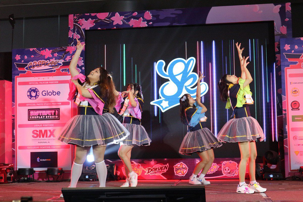 kirakirakat's tweet photo. Im really dead today but thank you so much for helping make this year end with a bang for me. 

#CosplayMatsuri2023 was amazing. Thank you for supporting me and the girls at @SeishunKakumei and also coming by the booth for @OhNippon 

See you next year! I’ll probably hibernate. https://t.co/eqgRrGzdsP