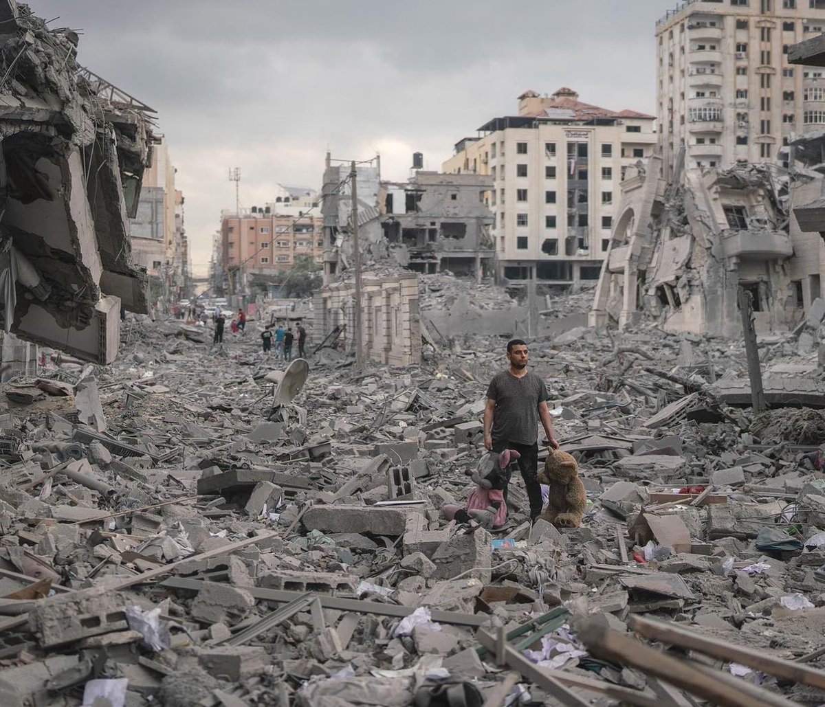 🚨🇵🇸🇮🇱 ALERTE INFO | 70 % des maisons à #Gaza et la moitié des bâtiments ont été détruits suite aux frappes #israéliennes, selon le Wall Street Journal.