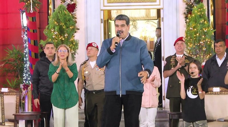 Trabajadores del sector público, activos, Jubilados y pensionados a través de redes sociales solicitan al presidente @NicolasMaduro una bonificación especial a través @CarnetDLaPatria para este 31 de diciembre. @delcyrodriguezv @PresidencialVen @ViceVenezuela