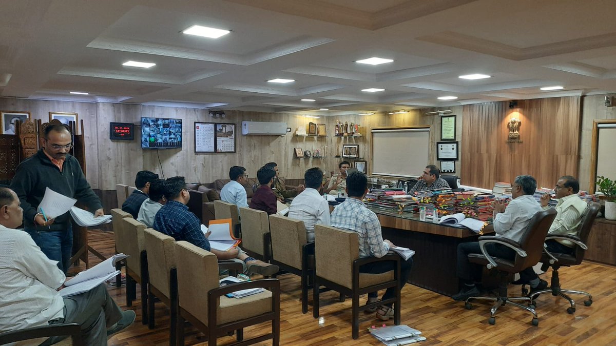 collectorkut's tweet photo. આજરોજ સીટ તથા ગુજરાત જમીન પચાવી પાડવા પર (પ્રતિબંધ) અધિનિયમ-૨૦૨૦ અંતર્ગત બેઠક યોજવામાં આવી. જેમાં આવેલ અરજીઓ પરત્વે સંબંધિતો સાથે ચર્ચા કરી, લેન્ડ ગ્રેબિંગ કાયદા/નિયમોના પ્રાવધાનો મુજબ સમીક્ષા કરી તેનો નિકાલ કરવામાં આવ્યો.
@CMOGuj @revenuegujarat https://t.co/GwuvLSuNat