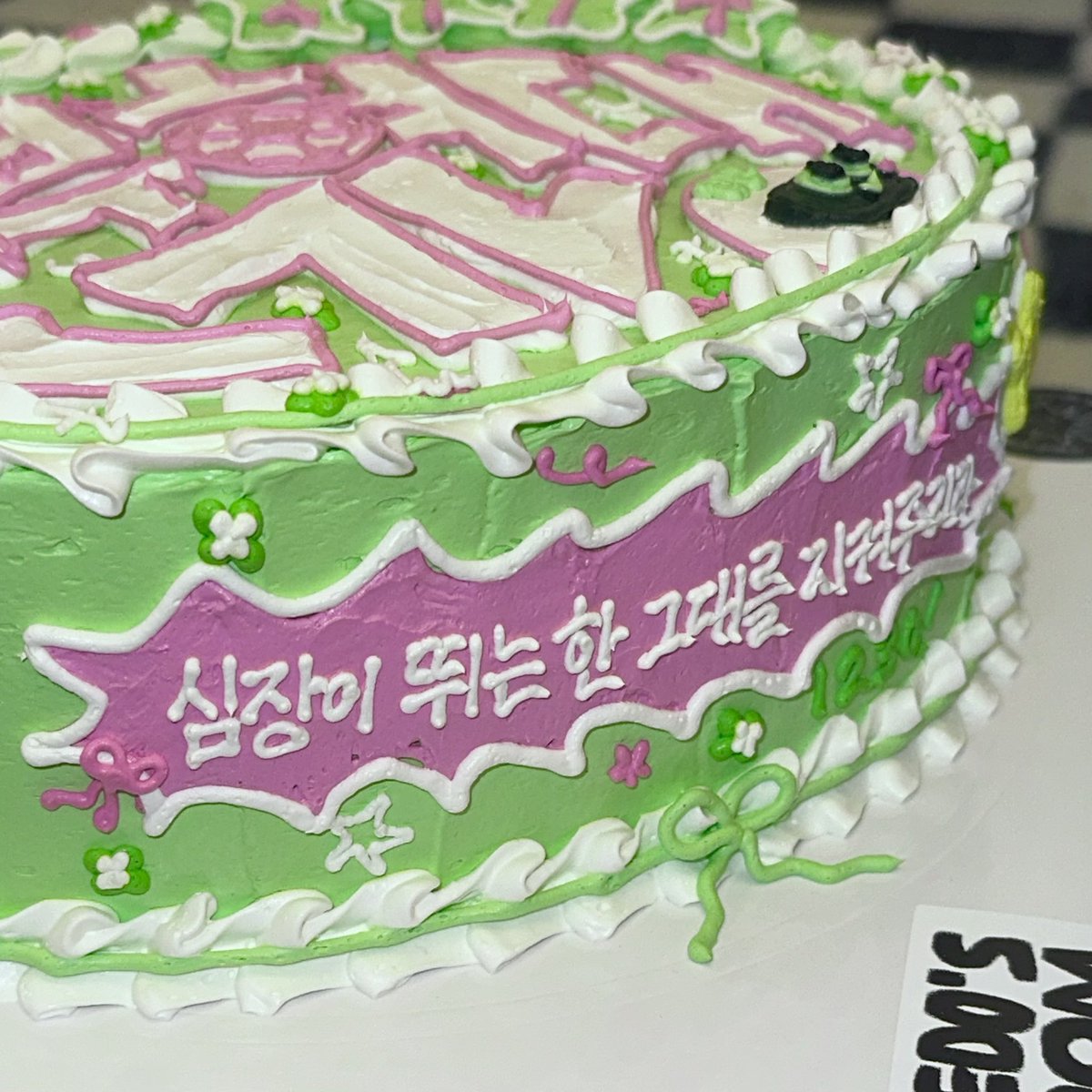 vuesgamos's tweet photo. 니가 홈2023 단관 상영했잖아?
그럼 나이티모임 이딴거 안했어 https://t.co/3EGy6UQ110