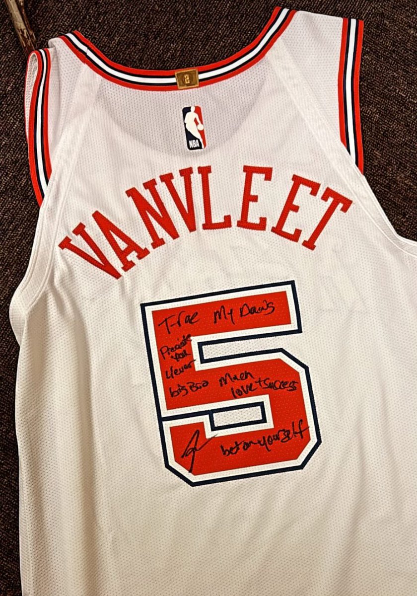 Some love shown between two prominent former Shockers, as <a href="/FredVanVleet/">Fred VanVleet</a> gifts a jersey to <a href="/toure_murry/">Toure’ Khalid-Murry</a>, who came before him at Wichita State. 

Murry is working his first year in the coaching world at the NBA level with the Philadelphia 76ers this season.