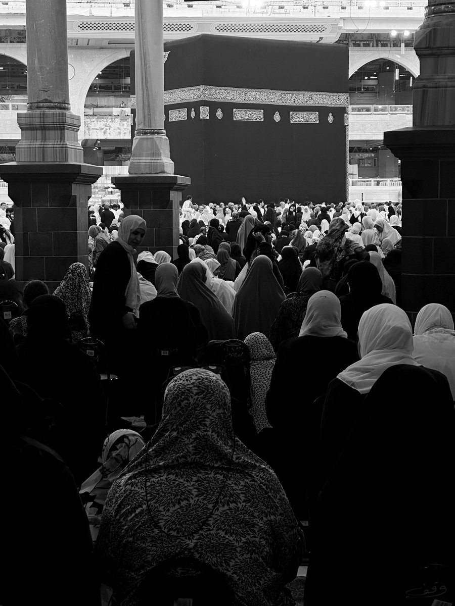 biasalahanakmud's tweet photo. momen pertama kali liat Kabah ternyata beneran segitunya. aku yang bejad pun ikutan ngepel pake air mata 😭 https://t.co/r5O9N5MZFD