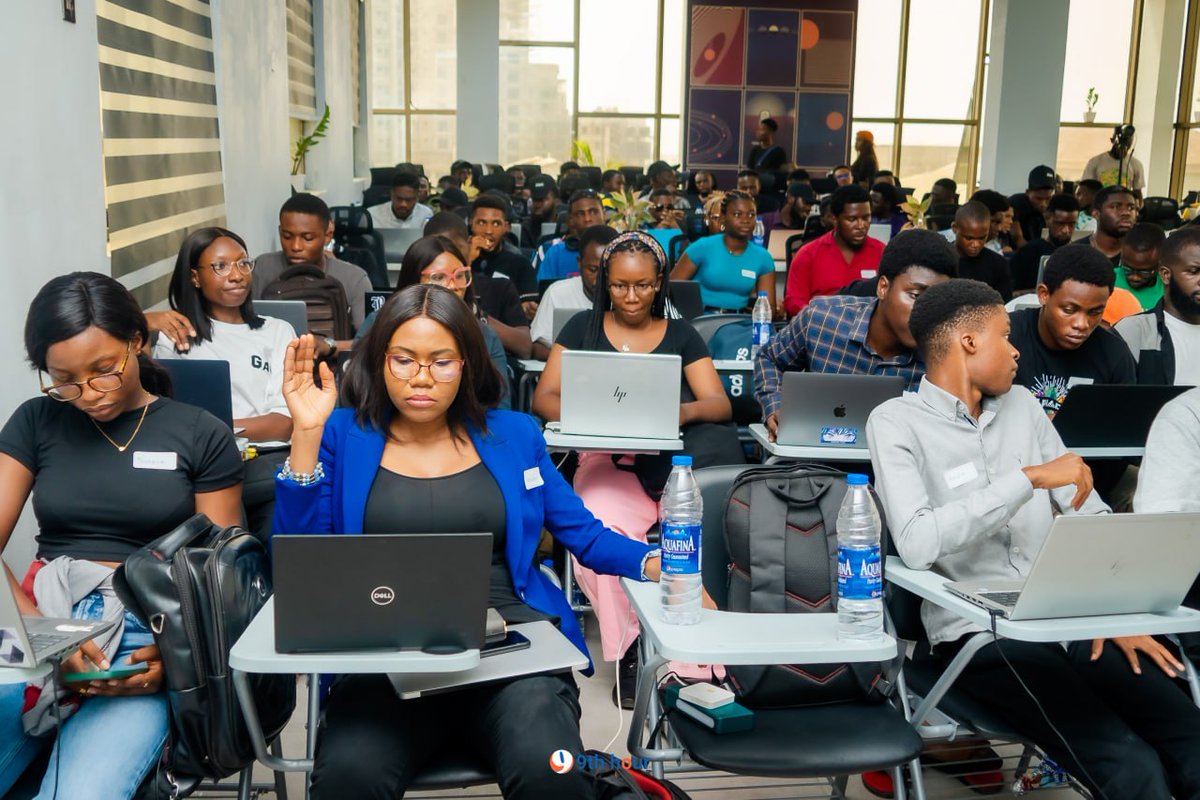 chukwuekemartin's tweet photo. Introduction of Leo, a cutting-edge programming language specifically designed for building private application on Aleo blockchain. The unveiling showcased innovative features. @AleoHQ @DrAdaku @alysiatech #aleonigeria #aleolagos #aleozkhouselagos https://t.co/WHl5n4FLTj