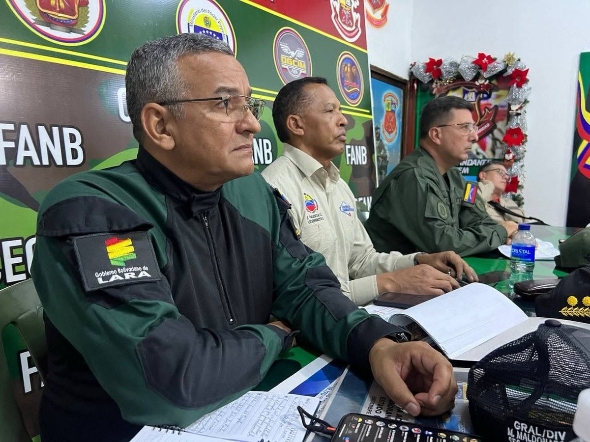 gobiernodelara's tweet photo. #30Dic Viceministro para la Prevención y Seguridad Ciudadana, junto a Organismos de Seguridad sostuvieron importante reunión para conversar y planificar el operativo que se conformará antes, durante y después del #14Ene visita 166 de la Divina Pastora.
@Seguridad_Lara https://t.co/OZfGP0lcEF