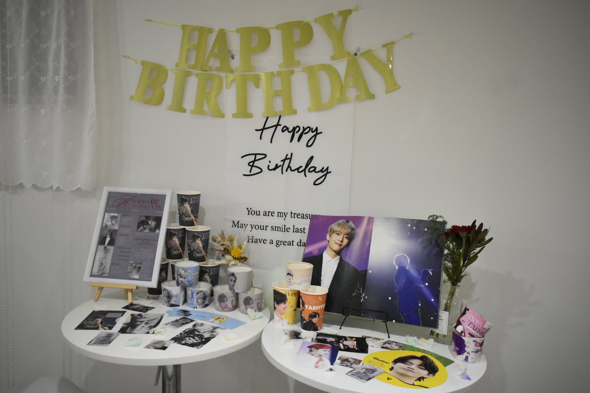 ayu_army_tae's tweet photo. 2023.12.30
💜🐻𝙷𝚊𝚙𝚙𝚢 𝚅𝚒𝚛𝚝𝚑𝚍𝚊𝚢🐯💜
長野市のCafe&amp;Bar Livi様にてテテさんセンイルお祝いしてきました🥂
雰囲気もデザートプレートもめちゃくちゃ素敵でした💜
ケーキ、クッキーの持込許可もありがとうございました☺️
#HAPPYVDAY  
#HappyBirthdayTaehyung 
#HappyTaehyungDay 
#생일 https://t.co/T7qLzzf9Lp