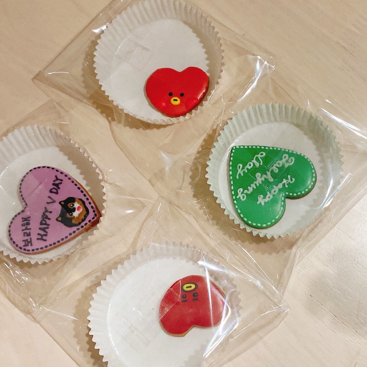 ayu_army_tae's tweet photo. 2023.12.30
💜🐻𝙷𝚊𝚙𝚙𝚢 𝚅𝚒𝚛𝚝𝚑𝚍𝚊𝚢🐯💜
長野市のCafe&amp;Bar Livi様にてテテさんセンイルお祝いしてきました🥂
雰囲気もデザートプレートもめちゃくちゃ素敵でした💜
ケーキ、クッキーの持込許可もありがとうございました☺️
#HAPPYVDAY  
#HappyBirthdayTaehyung 
#HappyTaehyungDay 
#생일 https://t.co/T7qLzzf9Lp
