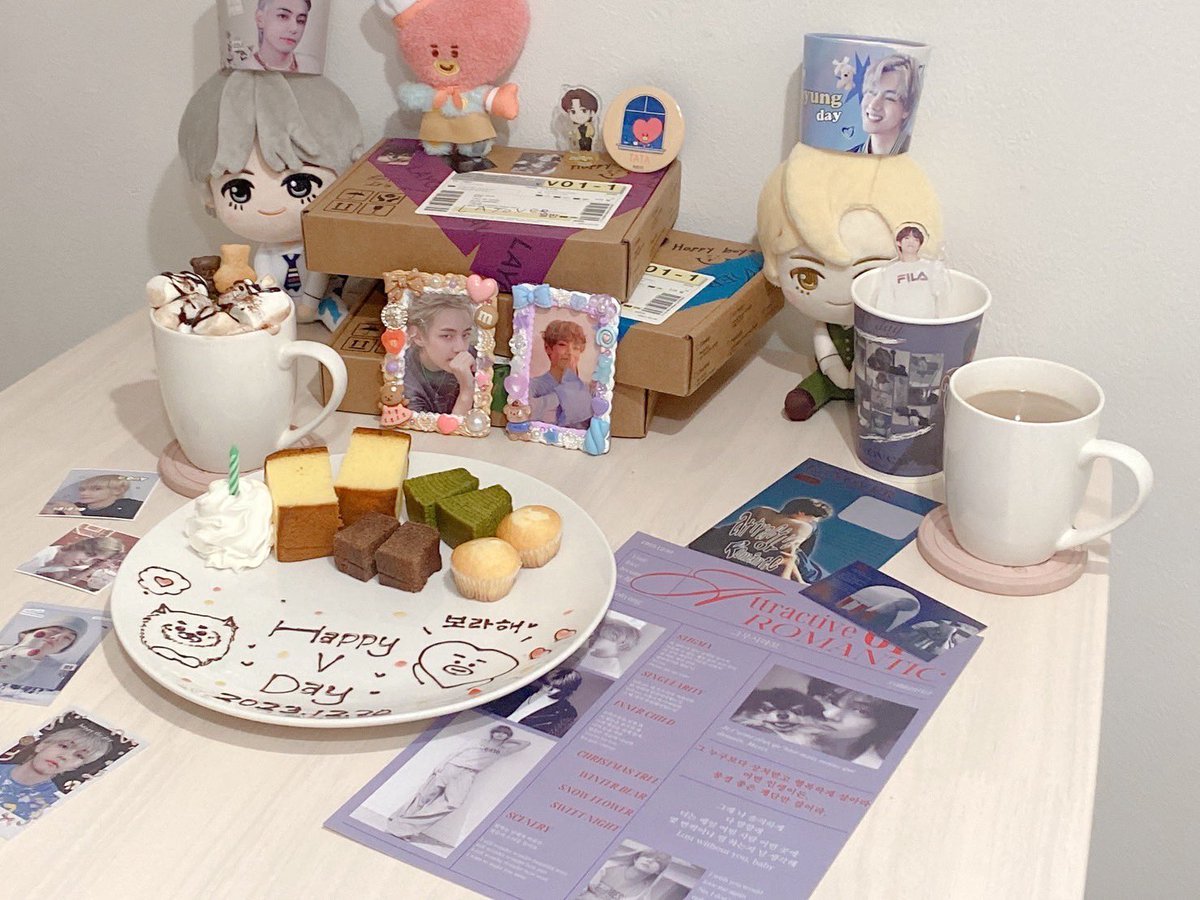 ayu_army_tae's tweet photo. 2023.12.30
💜🐻𝙷𝚊𝚙𝚙𝚢 𝚅𝚒𝚛𝚝𝚑𝚍𝚊𝚢🐯💜
長野市のCafe&amp;Bar Livi様にてテテさんセンイルお祝いしてきました🥂
雰囲気もデザートプレートもめちゃくちゃ素敵でした💜
ケーキ、クッキーの持込許可もありがとうございました☺️
#HAPPYVDAY  
#HappyBirthdayTaehyung 
#HappyTaehyungDay 
#생일 https://t.co/T7qLzzf9Lp