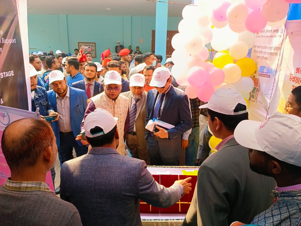 Al_Amin__Shihab's tweet photo. 🌍 Celebrated #NationalPravasiDay in Munshiganj District! 🇧🇩 A lively rally and Pravashi fair echoed the commitment, "Expatriate Welfare, Dignity - Our Commitment, They Are Equal Partners in Building Smart Bangladesh."   #SmartBangladesh #SafeMigration #BRACMigration 🌐🤝 https://t.co/MHjHsnRxQe