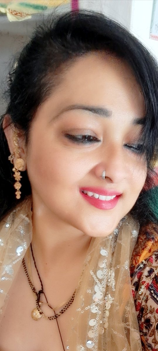 ArchanaUpadhy's tweet photo. Gud eve everyone 
शिकवे,,,शिकायतें तो हजारों है,,तुझसे,,लेकिन अब शिकवे,शिकायतों का वक़्त गुजर चुका है,,,💐💐 https://t.co/SE4k7xzFnM