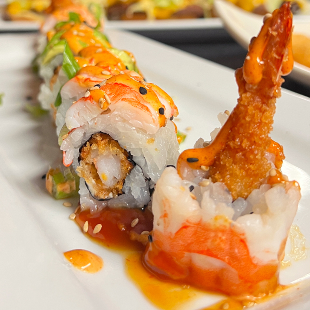 Aptly named, our 𝐘𝐮𝐦-𝐘𝐮𝐦 𝐑𝐨𝐥𝐥 features tempura shrimp and cream cheese topped with shrimp, avocado, scallions, and our signature Yum Yum sauce to make this Splitsville sushi roll deliciously fantastic!⁣ 🥢🍣