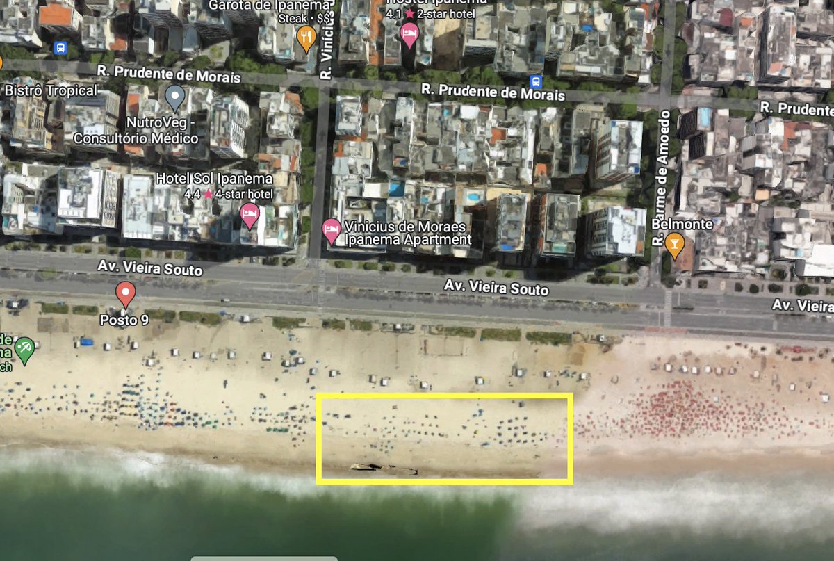 Esse é o trecho da praia onde estava a maior parte das garrafas de vidro que catei hoje. Muitas garrafas estavam totalmente enterradas na areia. A maioria estava bem perto da água, em uma área onde logo seriam levadas pela maré.

Imagine uma criança brincando dentro d'água e