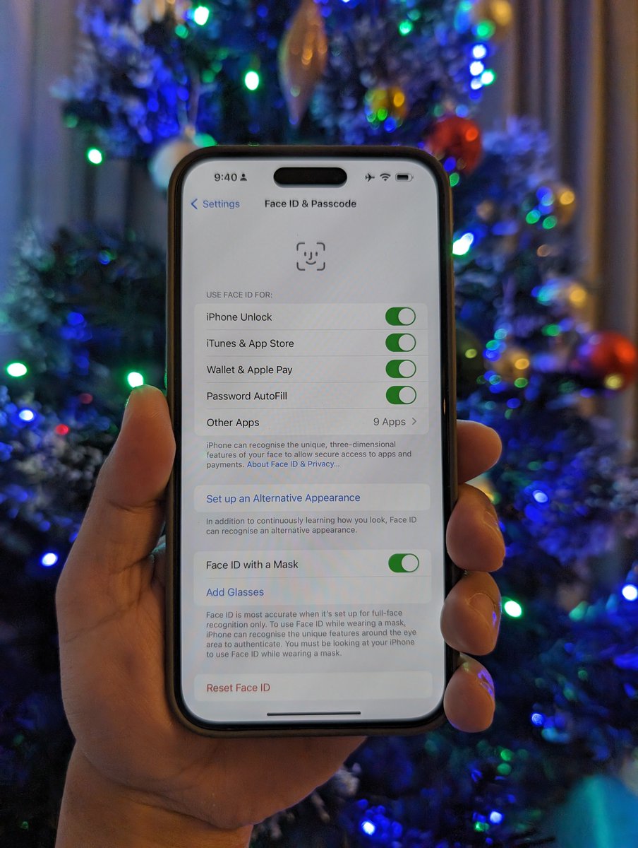 thetech_wiz's tweet photo. Apple’s Face ID >>> Google’s Face Unlock ‼️ https://t.co/7kJd4h8I3a