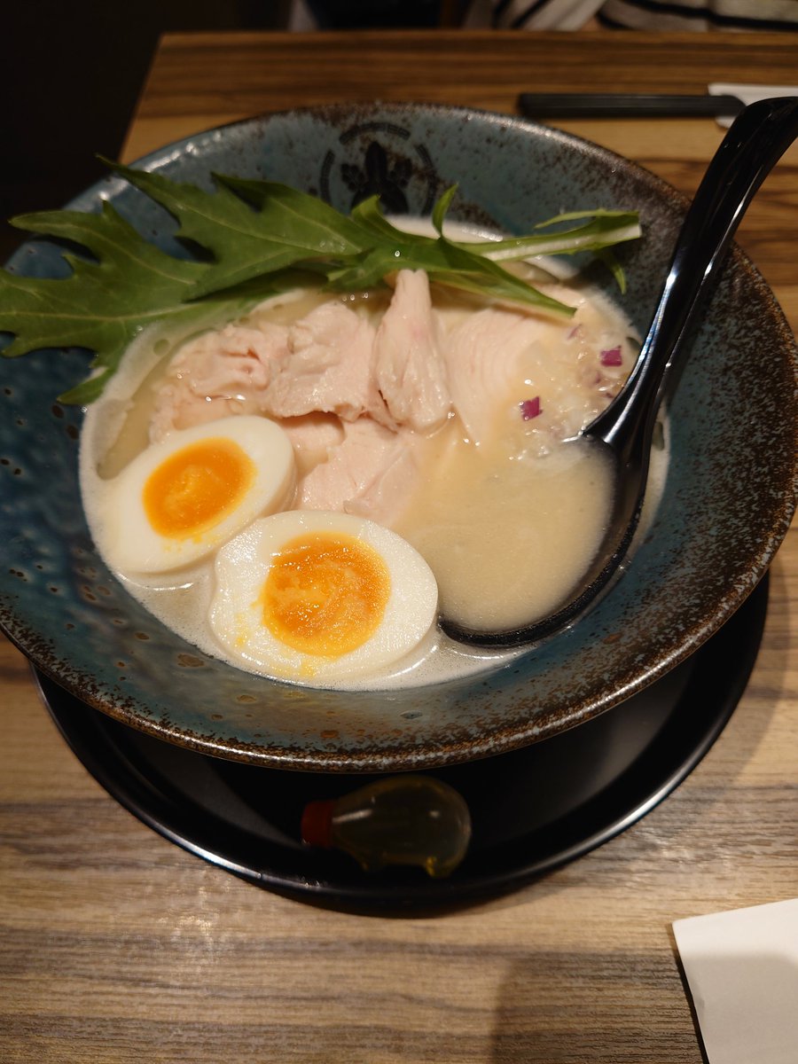 #LUNASEA
 #LUNAPIC 
今日はLUNA SEA DUAL ARENA TOUR 2023 MOTHER OF LOVE, MOTHER OF HATEのライブに行ってきました
END OF DUAL 最高👍
ライブの後はグルテン無礼講でラーメンをいただきました
LUNASEA ありがとう😊
次はSLAVEとしてライブに参加します✨