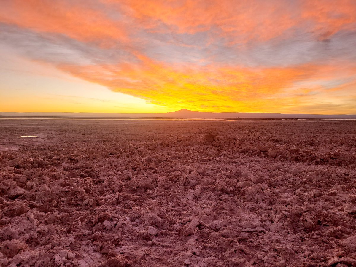 criordor's tweet photo. ¿Han visto un atardecer en el Salar de Atacama? https://t.co/mgSpBEpxaP