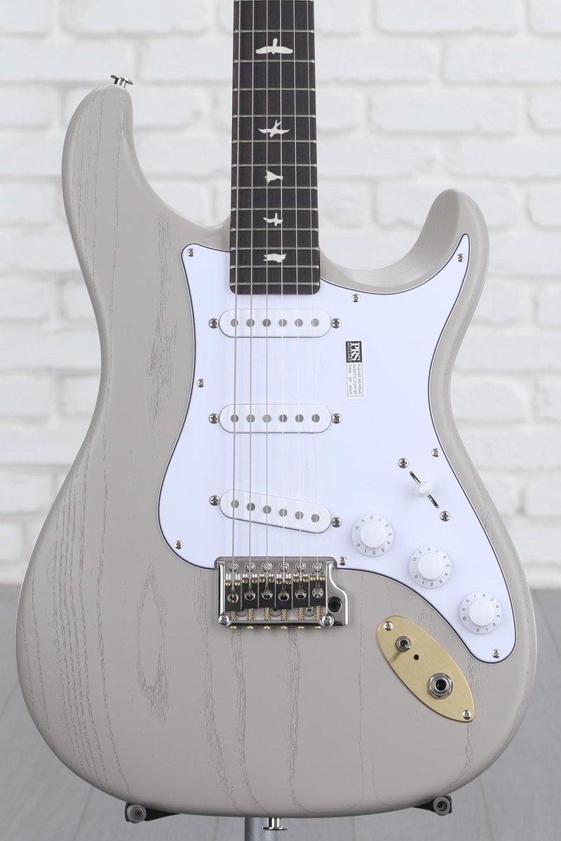 rwyjunior's tweet photo. Just got an email from @SweetwaterSound ... something #DeadSpec this way comes 🤔🤔🤔 https://t.co/7ib966YrOU