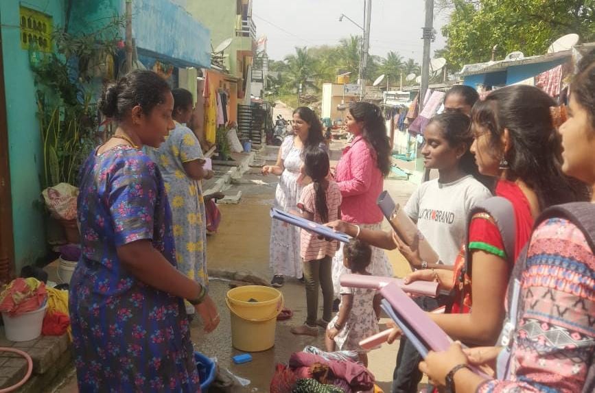 ABVPVoice's tweet photo. Karyakartas of #ABVP Mysuru in @ABVPSouthKA has conducted the #RitumatiAbhiyan by distributing sanitary napkins and sensitizing on hygienic menstruation contributing to ensuring healthy menstrual well-being at Kuduremala Basti.

#ABVPForSociety https://t.co/4JIpaxu4TF